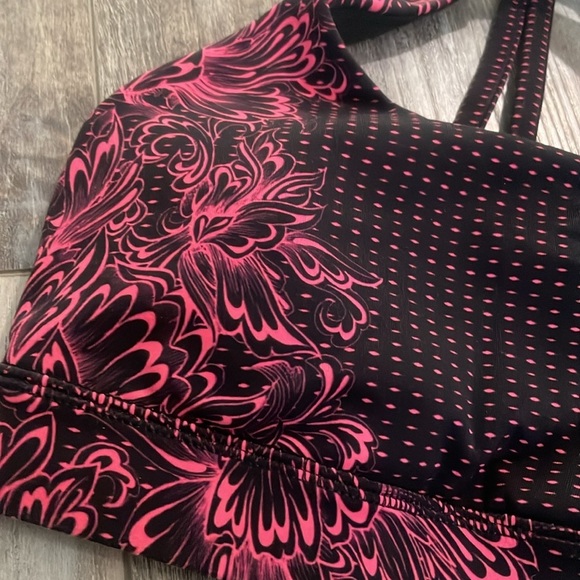 Lululemon sports bra lot size 4 - Picture 6 of 16